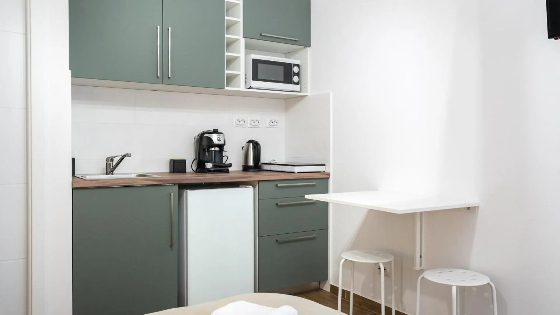 Urban Walls Apartments 5B Бухарест