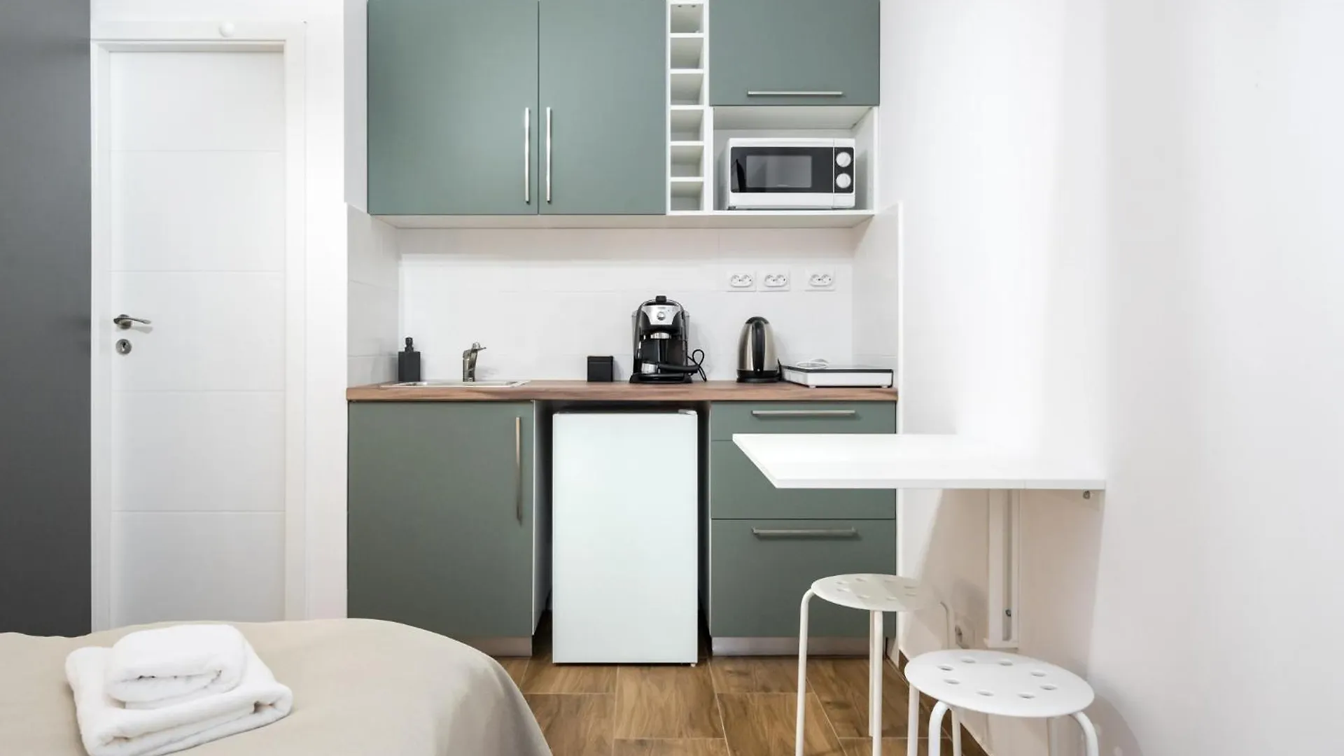 Urban Walls Apartments 5B Бухарест Румыния