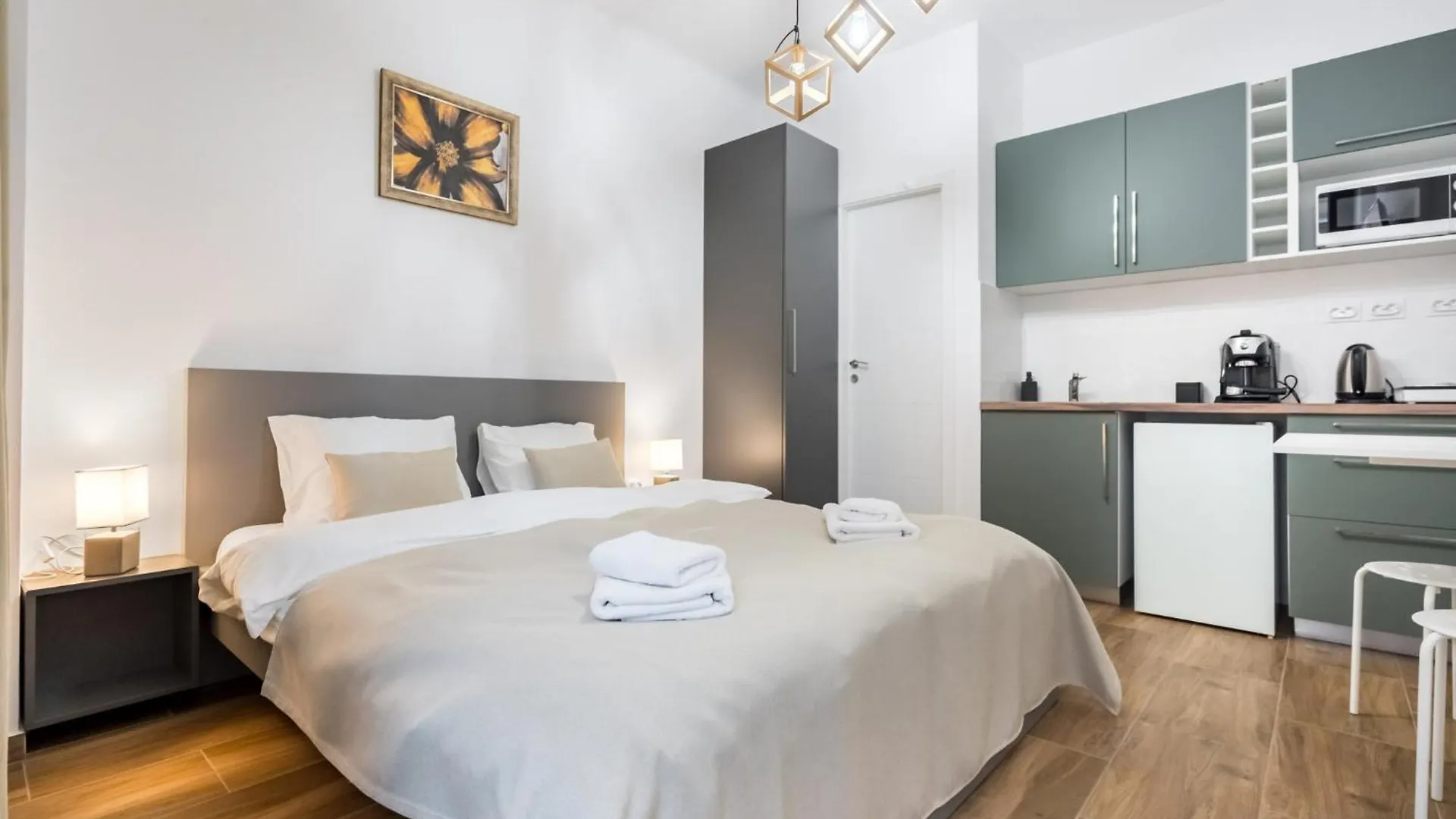 Urban Walls Apartments 5B Бухарест 0*,  Румыния